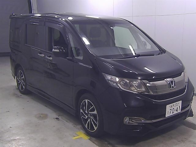 10112 HONDA STEP WAGON RP3 2016 г. (Honda Tokyo)